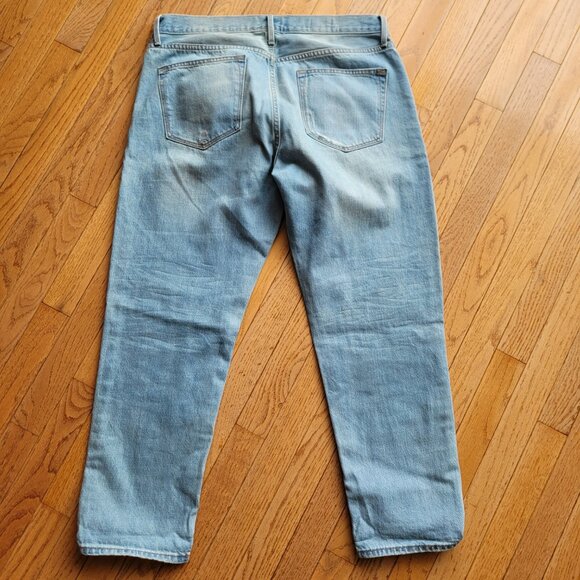 Gap 1969 Sexy Boyfriend Jeans 31r Light wash Distressed - Picture 8 of 16